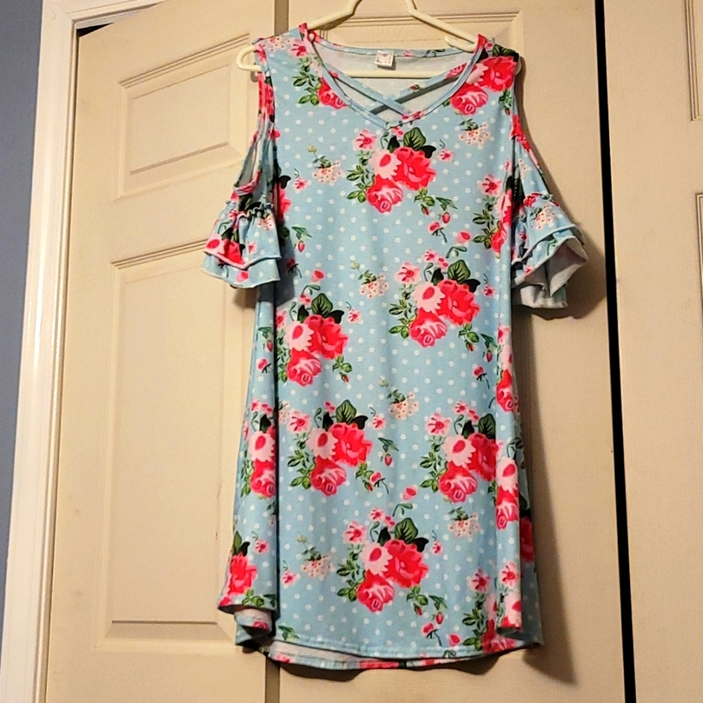 Peek-a-boo tunic, large, lite blue pink floral (brand tag came out)
